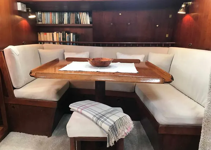 Marina Oasis, Your Boatel