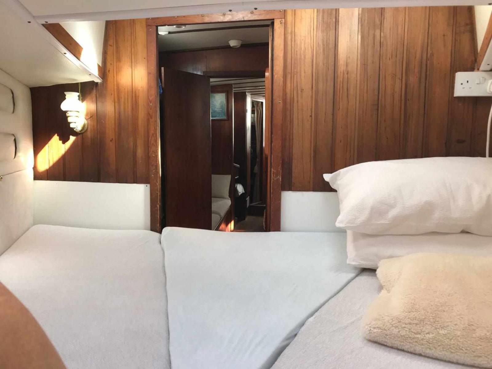 Marina Oasis, Your Boatel Botel Puerto Calero